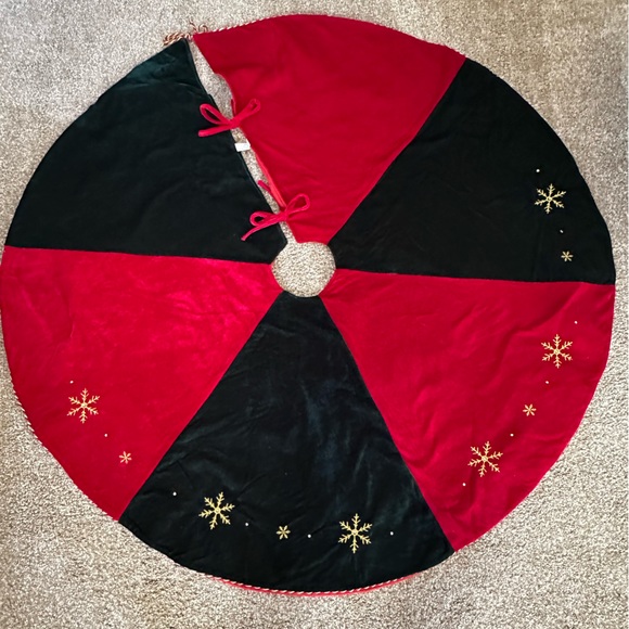 Vintage Other - 🎄VTG Red, Green & Gold Snowflake Design Round Christmas Tree Skirt 50"